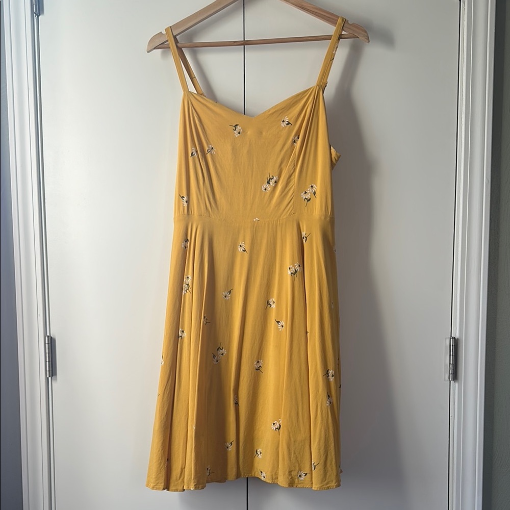 Old Navy Yellow Floral Spaghetti-Strap Sundress - Picture 4 of 12